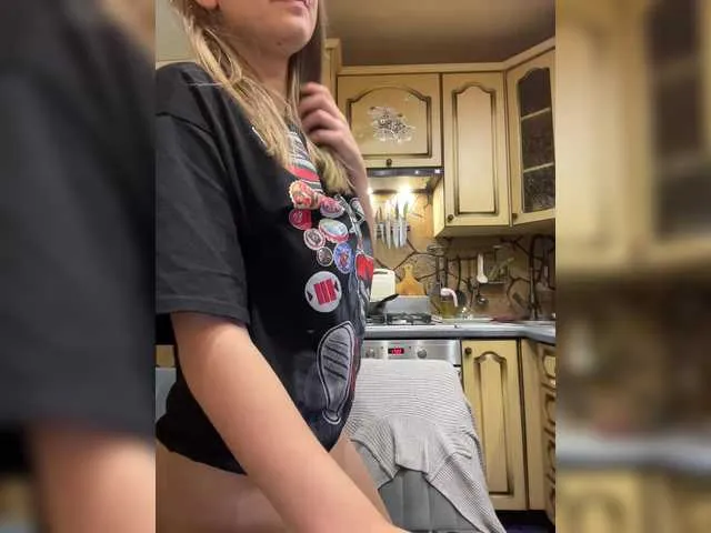 LiaKane – webcam model profile photo Image 15