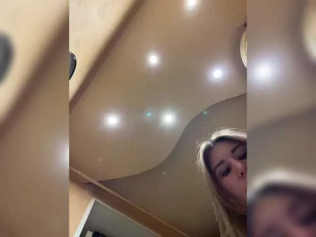 LiaKane – webcam model profile photo Image 9