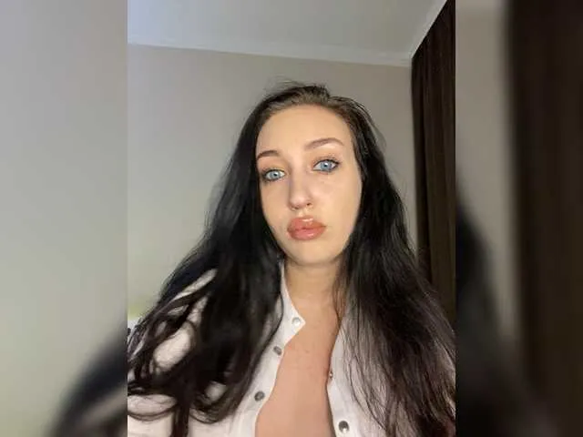 CassieGil – webcam model profile photo Image 14