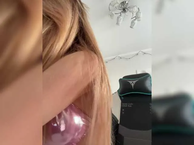 ChloeeGill – webcam model profile photo Image 18