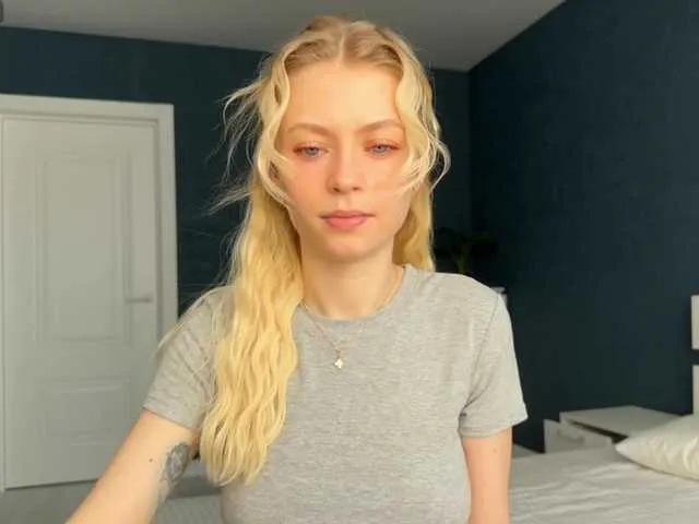 AmyBelmontt – webcam model profile photo Image 6