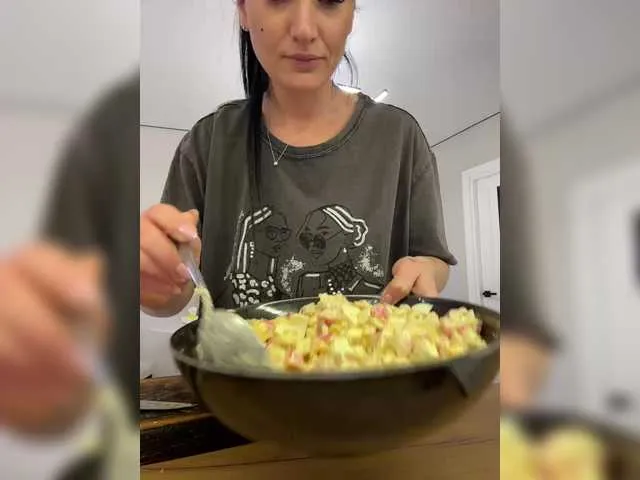 AmyBelmontt – webcam model profile photo Image 15