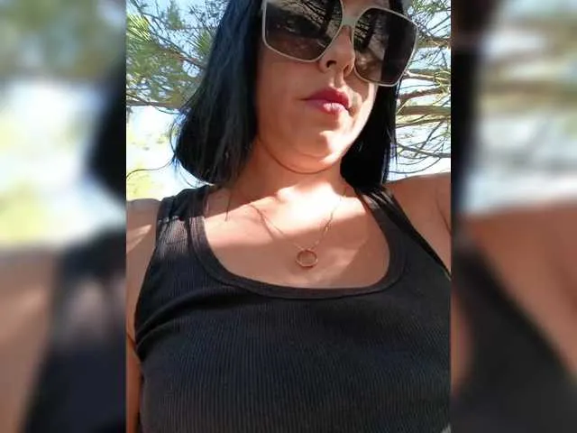 EbonyBentley – webcam model profile photo Image 9