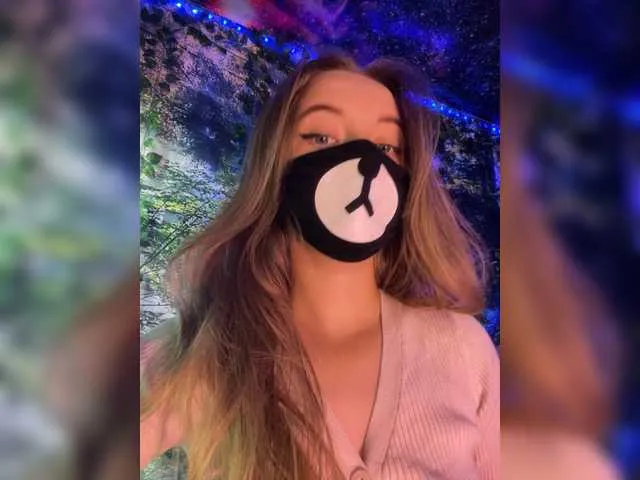 CassieGil – webcam model profile photo Image 11