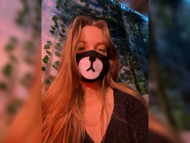 CassieGil – webcam model profile photo Image 6