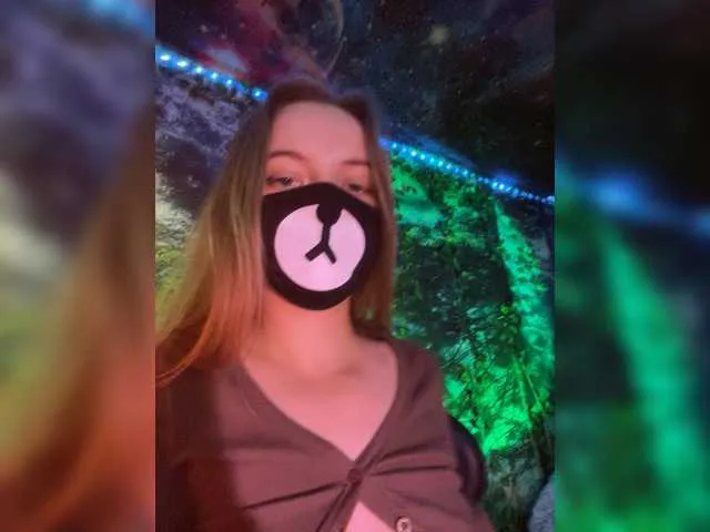 CassieGil – webcam model profile photo Image 9