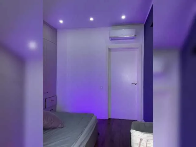 Olsuh – webcam model profile photo Image 15