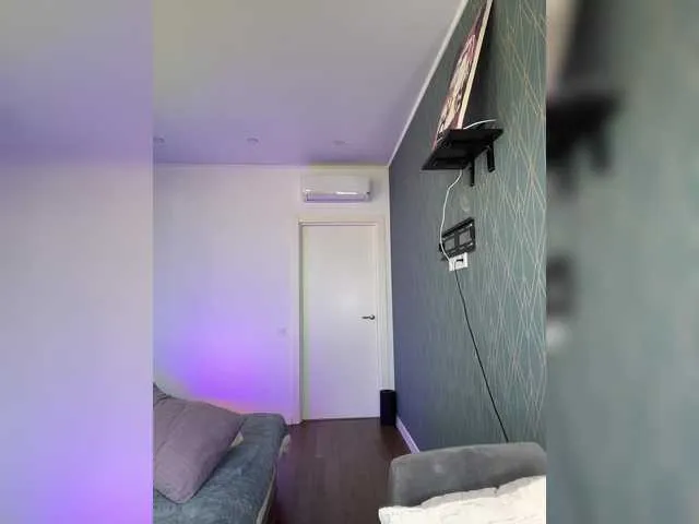 Olsuh – webcam model profile photo Image 18