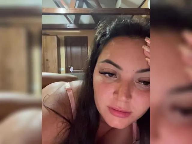 CassieGil – webcam model profile photo Image 15