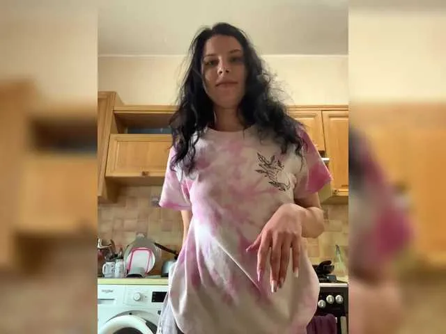 eveliness – webcam model profile photo Image 5