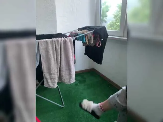 eveliness – webcam model profile photo Image 6