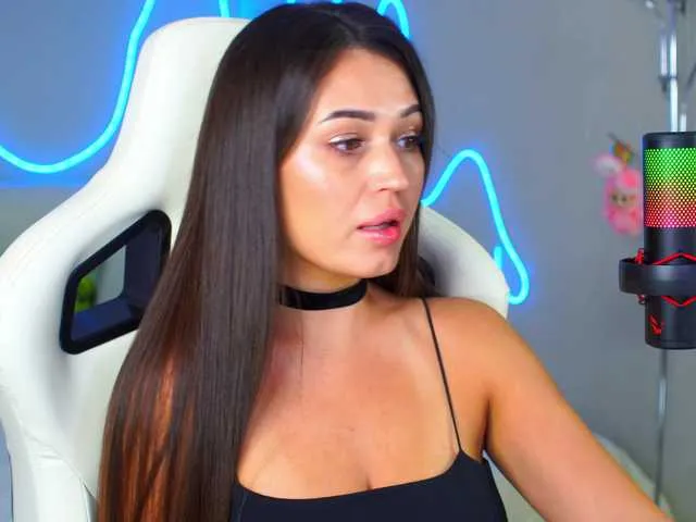 IsaRose – webcam model profile photo Image 14