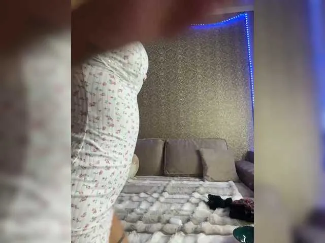 NoaMarin – webcam model profile photo Image 7