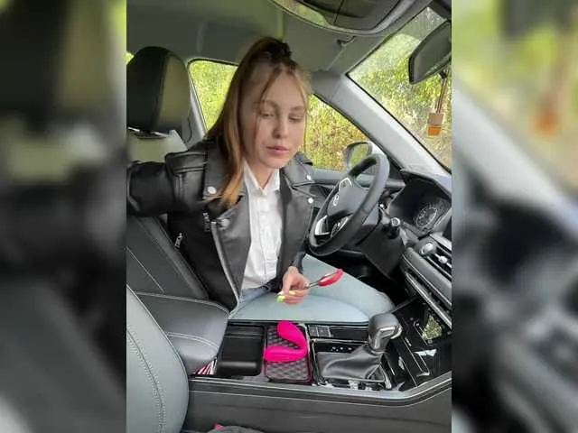 CassieGil – webcam model profile photo Image 12