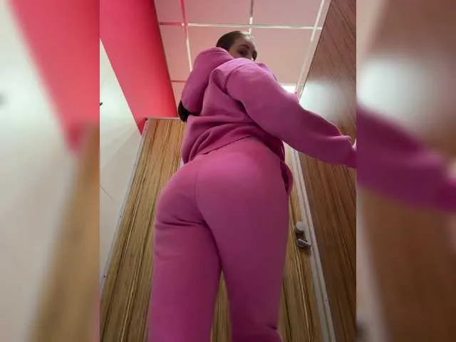 CassieGil – webcam model profile photo Image 13