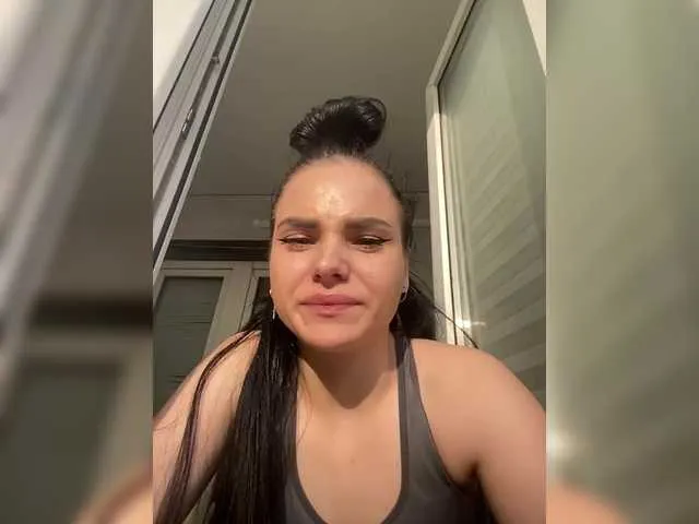 KeyriGonzalez – webcam model profile photo Image 8