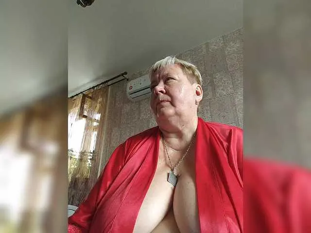 CassieGil – webcam model profile photo Image 10