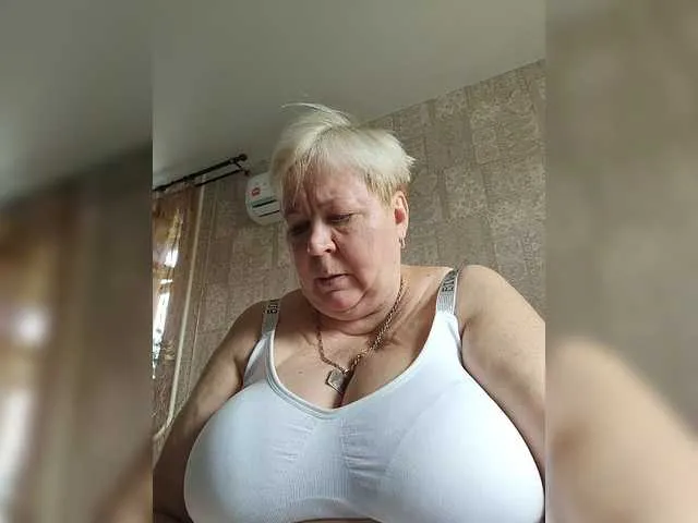 CassieGil – webcam model profile photo Image 16