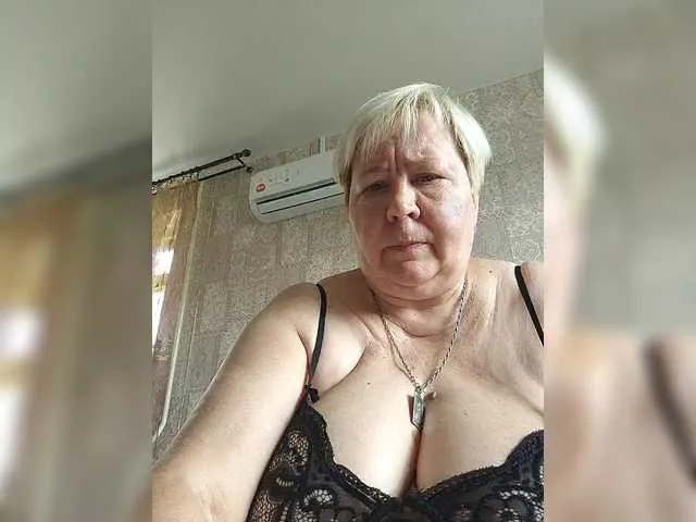 CassieGil – webcam model profile photo Image 6