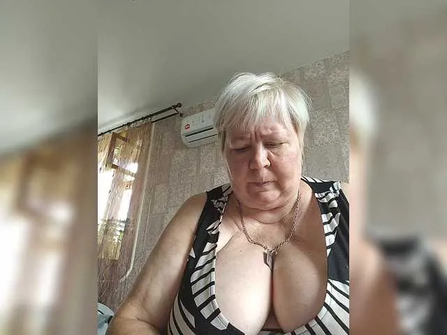 CassieGil – webcam model profile photo Image 9