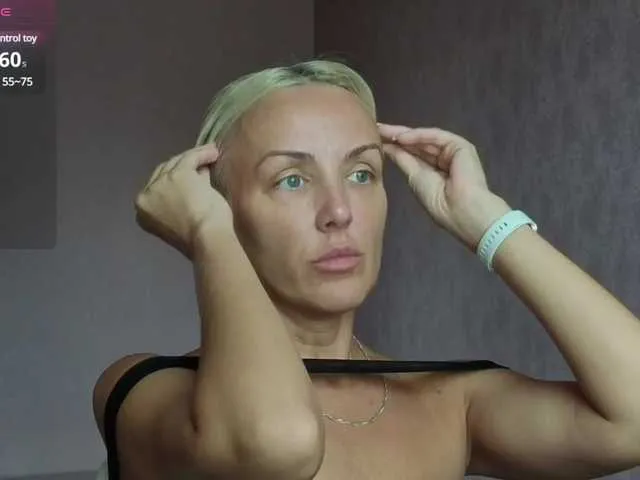 CassieGil – webcam model profile photo Image 5