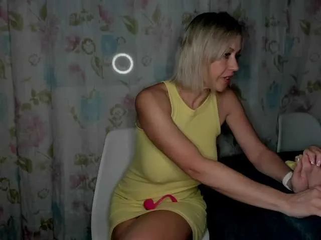 DannaBash – webcam model profile photo Image 7