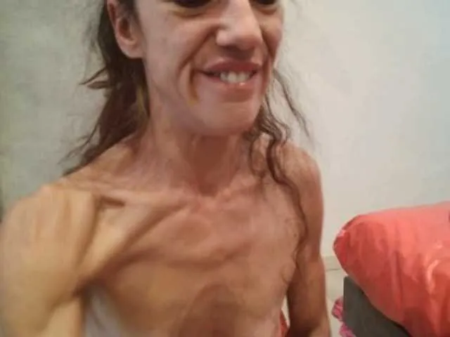 CurlyRina – webcam model profile photo Image 8