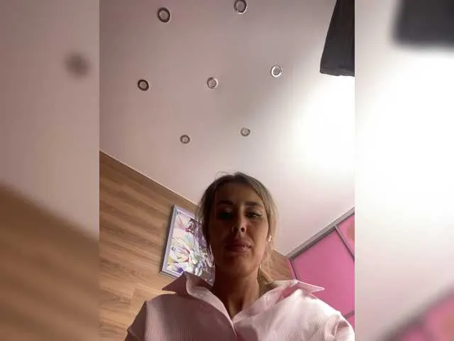 AmyBelmontt – webcam model profile photo Image 4