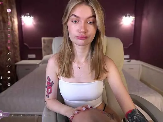 Noya – webcam model profile photo Image 4