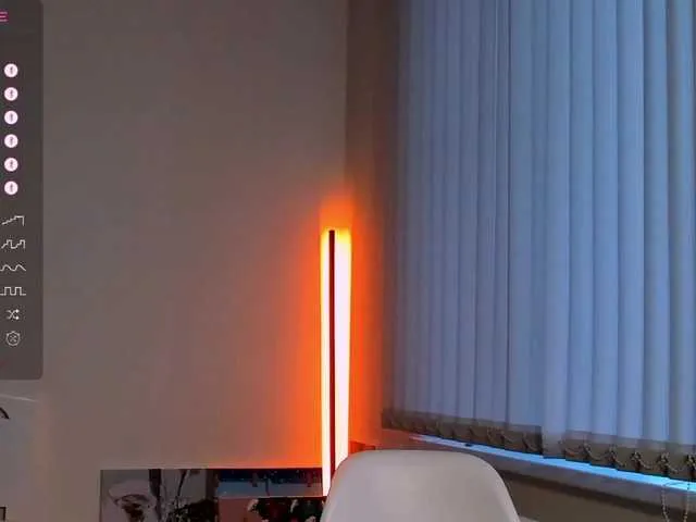 AmyBelmontt – webcam model profile photo Image 2