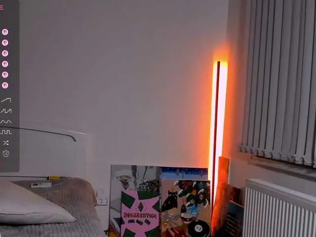 AmyBelmontt – webcam model profile photo Image 8