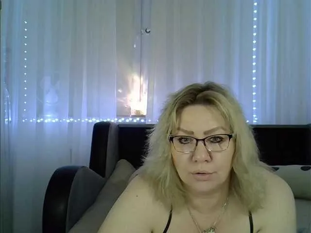 Annaglamlovely – webcam model profile photo Image 15