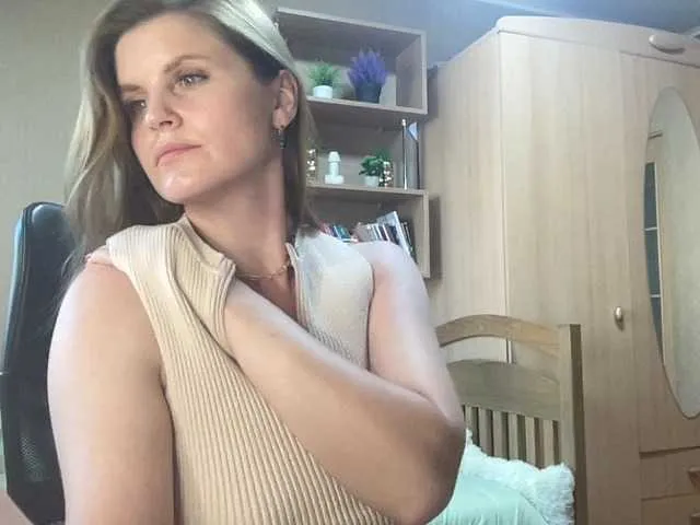 coquette15 – webcam model profile photo Image 14