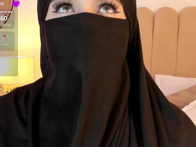 SkyLumen – webcam model profile photo Image 9