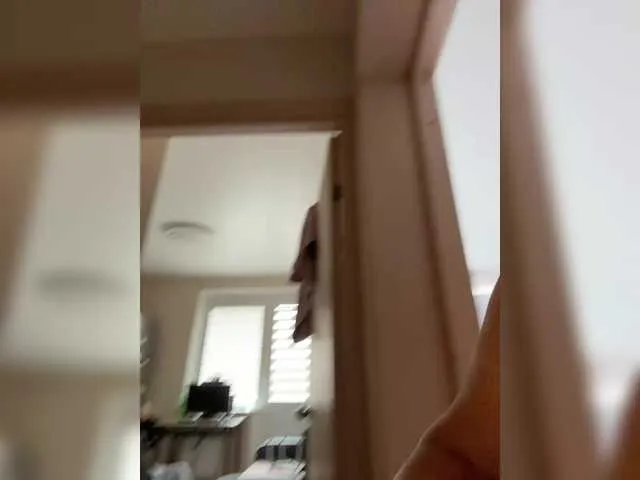 LauraJean – webcam model profile photo Image 13