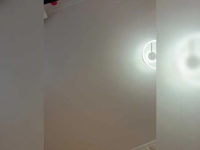 LauraJean – webcam model profile photo Image 18