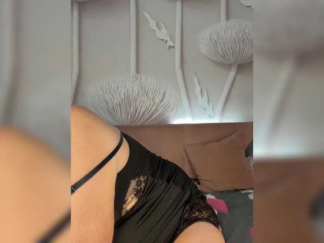 LauraJean – webcam model profile photo Image 8