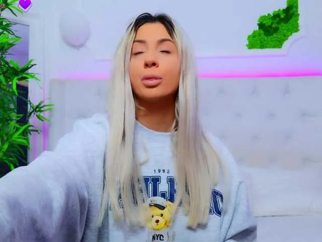 Sugarbellax – webcam model profile photo Image 19