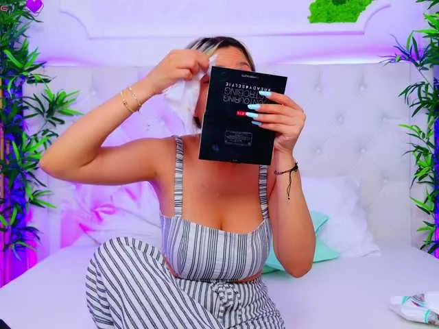 Sugarbellax – webcam model profile photo Image 5