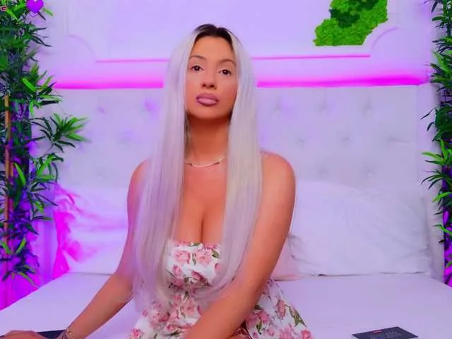 Sugarbellax – webcam model profile photo Image 9