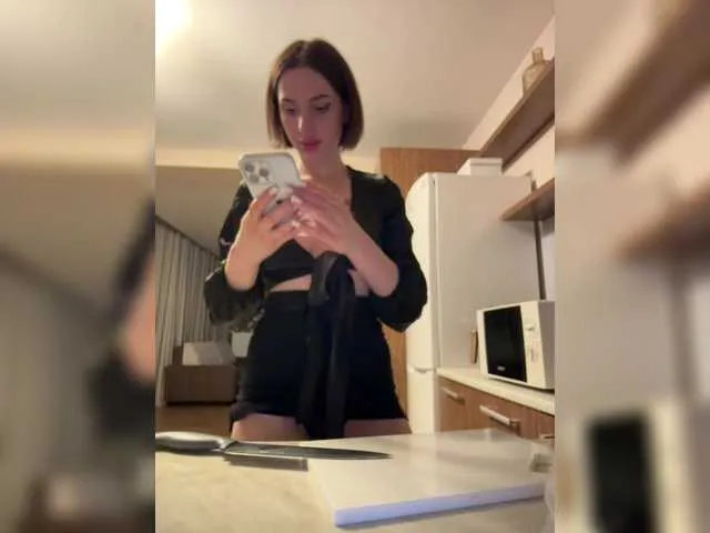 KatnessHot – webcam model profile photo Image 13