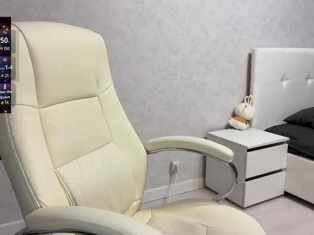 JaneRouse – webcam model profile photo Image 13