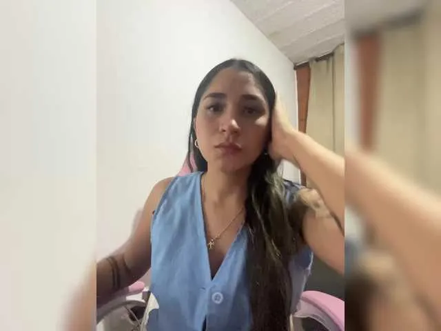 IamCrystal2 – webcam model profile photo Image 12