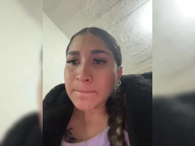 IamCrystal2 – webcam model profile photo Image 15