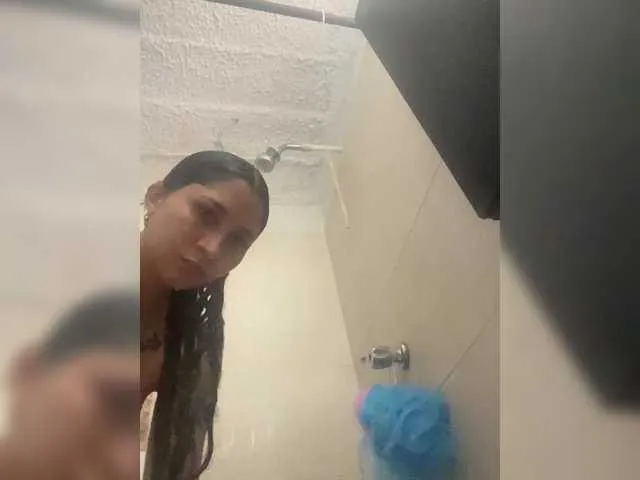 IamCrystal2 – webcam model profile photo Image 4