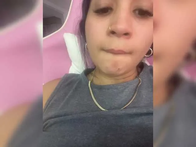 IamCrystal2 – webcam model profile photo Image 7