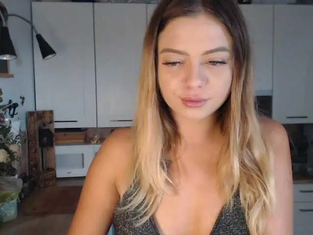 CassieGil – webcam model profile photo Image 16