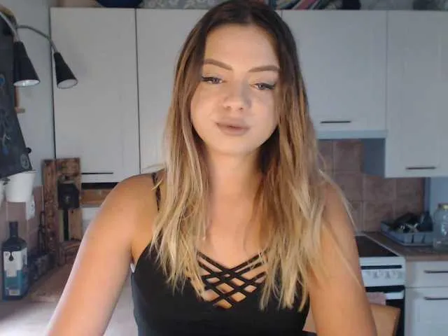 CassieGil – webcam model profile photo Image 6