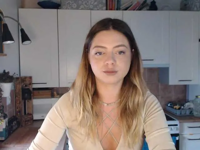 CassieGil – webcam model profile photo Image 7