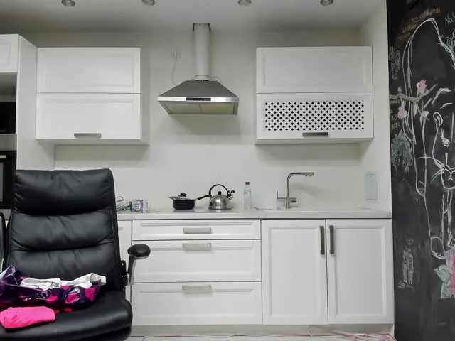 Alikams – webcam model profile photo Image 9